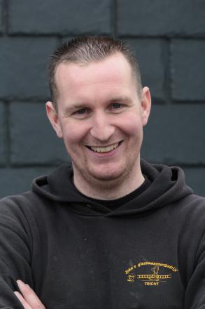 John Hak, eigenaar